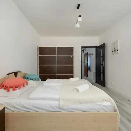 Apartament Bialowieska Z Aneksem Kuchennym I Balkonem By Noclegi Renters Wroclaw Exterior photo