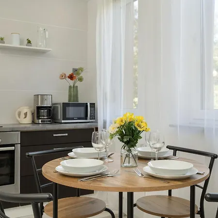Apartament Bialowieska Z Aneksem Kuchennym I Balkonem By Noclegi Renters Wroclaw Exterior photo